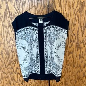 CYNTHIA ROWLEY TOP BLUE WHITE FLORAL SIZE MEDIUM